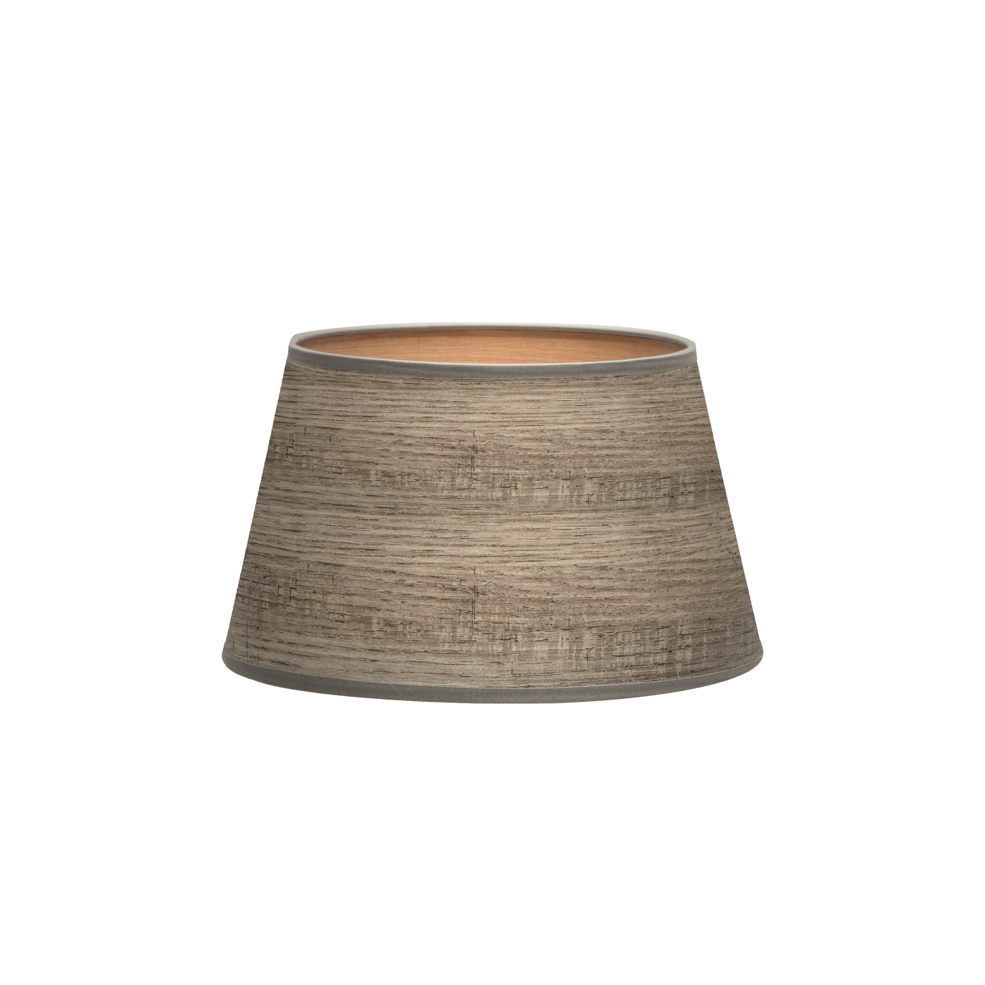 Pantalla Salma fabricada en textil color madera gris, ideal para lámparas E27