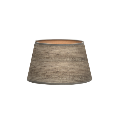 Pantalla Salma fabricada en textil color madera gris, ideal para lámparas E27