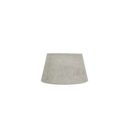 Pantalla Salma fabricada en textil color cemento gris, ideal para lámpara E27