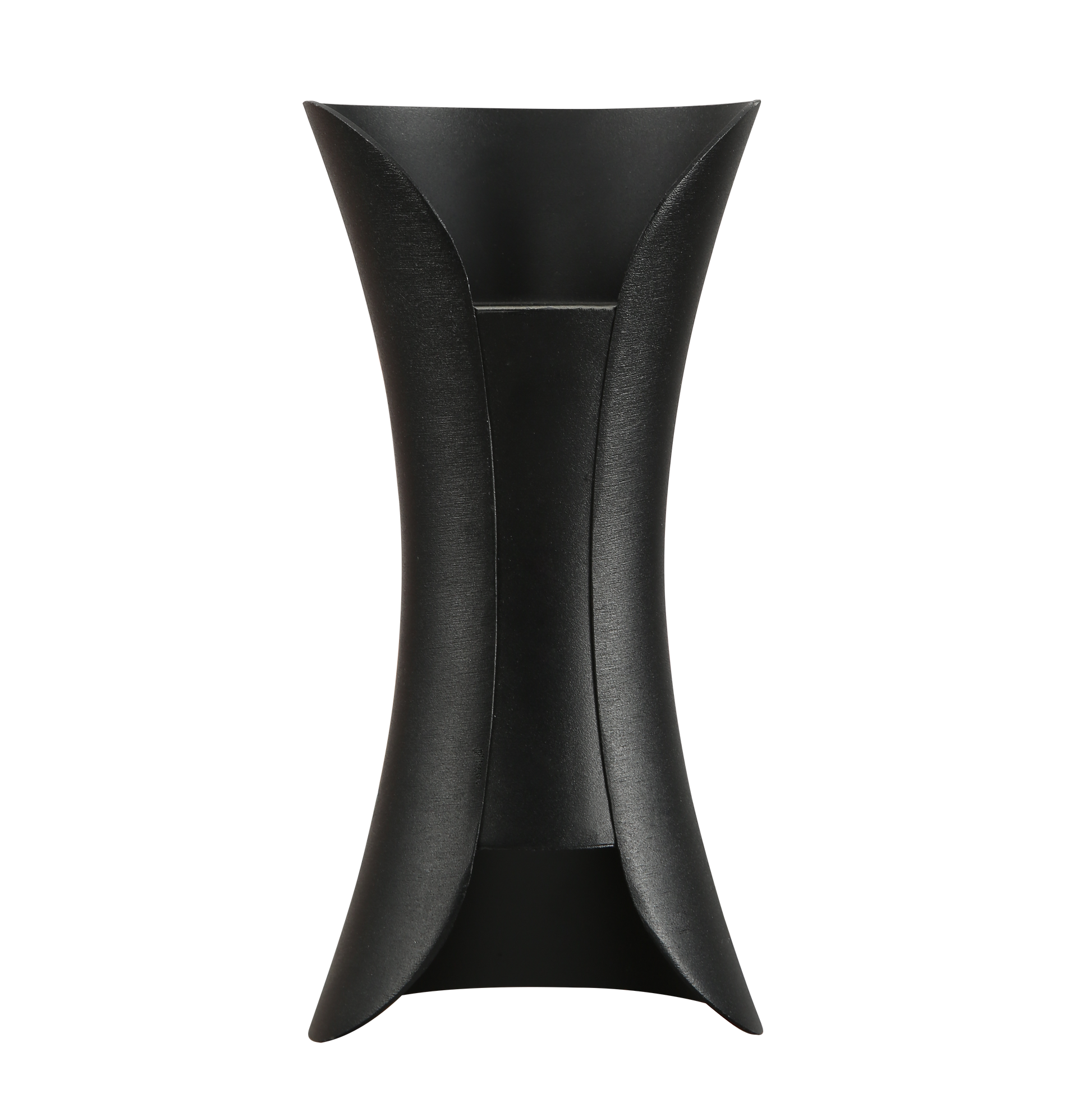 Aplique Dickens fabricado en aluminio color negro, ideal para iluminar tu hogar con estilo