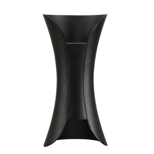 Aplique Dickens fabricado en aluminio color negro, ideal para iluminar tu hogar con estilo