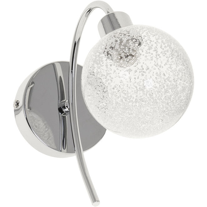 Aplique de pared VITA de Interlusa en cromo con bola de cristal transparente, vista frontal