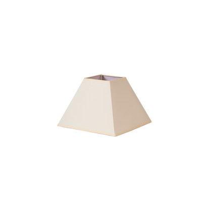 Pantalla piramidal Mezzo E27 beige de Fabrilamp, 25x11x18cm, tejido popelín. Perfecta para iluminación cálida.