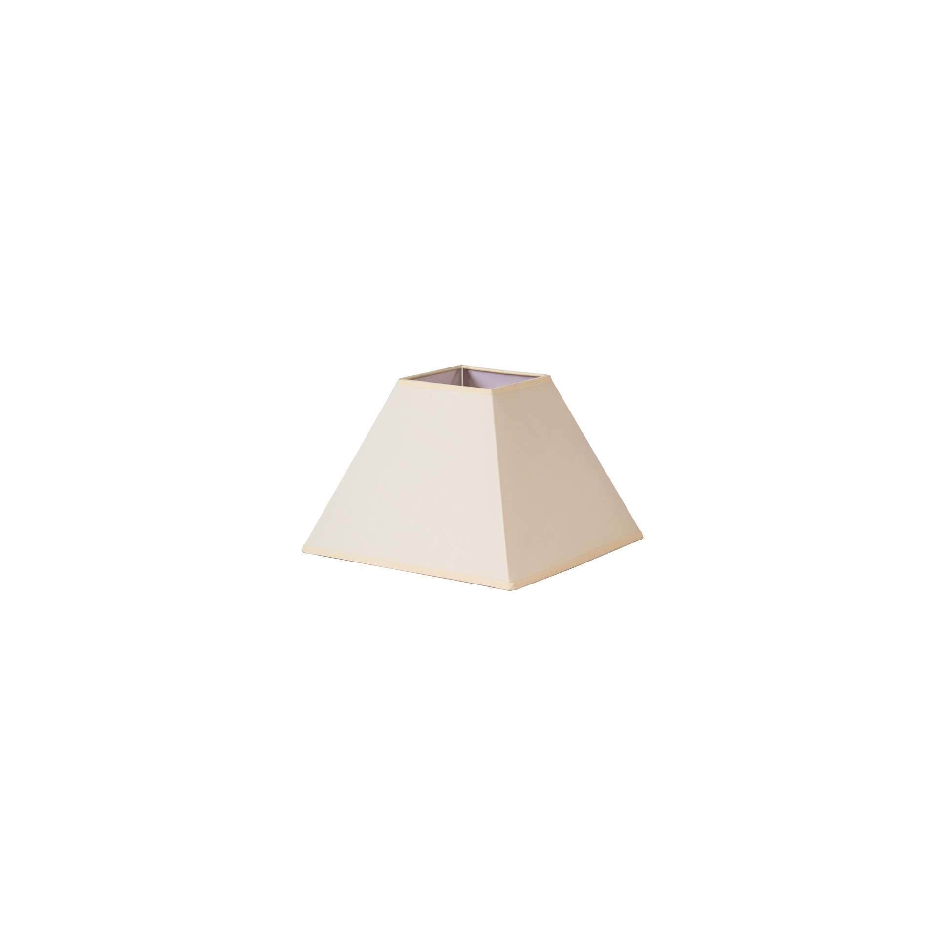 Pantalla Mezzo fabricada en textil popelín color beige para una luz suave