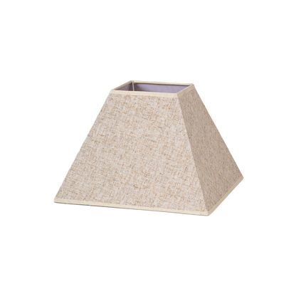Pantalla piramidal fabricada en textil lino color beige