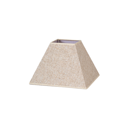 Pantalla Piramidal Tenorio E27 Lino Beige 30x13x22h de Fabrilamp.  Iluminación cálida y elegante para tu hogar.