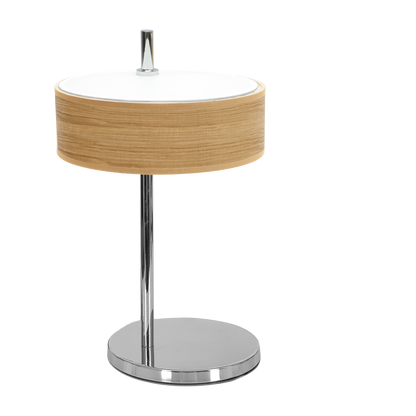 Sobremesa Haiti Cromo/Madera Clara de Fabrilamp, vista frontal. Iluminación elegante para tu hogar.