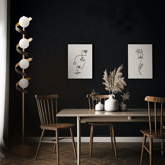 Lámpara de Sobremesa INARA 42 cm Oro Metal y Vidrio LUMIT Interlusa instalada en ambiente decorativo de salón o dormitorio | Interlusa