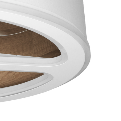 Ventilador de techo Tatiana DC de Fabrilamp, vista general en blanco y madera oscura.