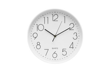 Minimalista reloj de pared blanco ideal para oficina
