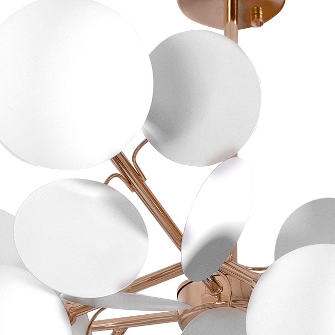Lámpara de Techo AKIRA 93 cm Dorado y Blanco Interlusa encendida con proyección de luz y ambiente | LuzGurú