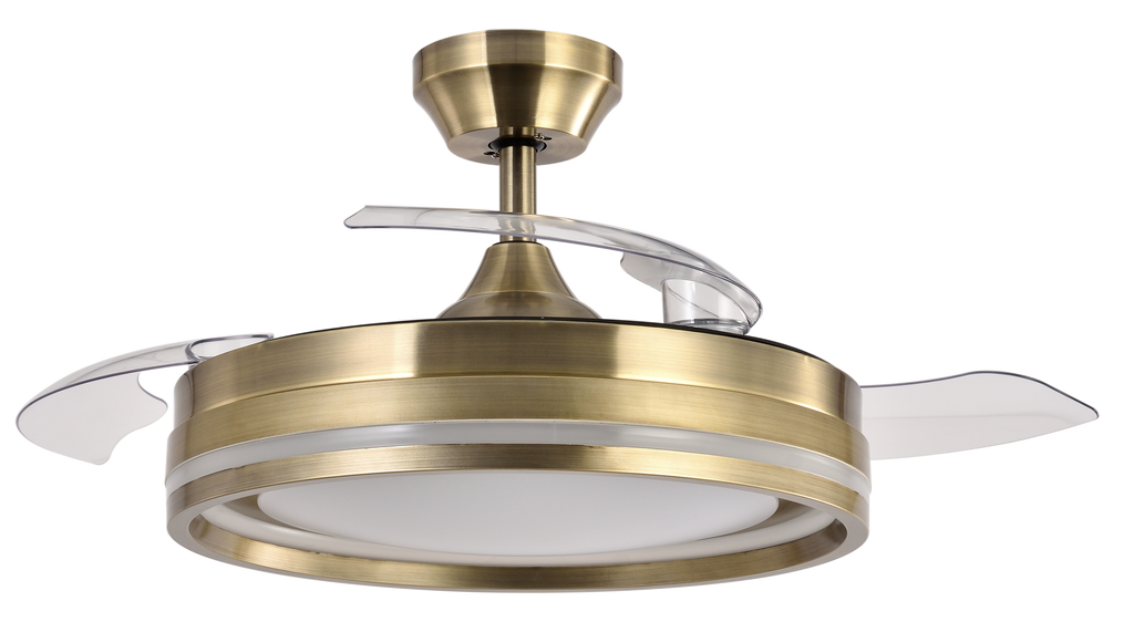 Ventilador de techo Cerrato Cuero de Fabrilamp con aspas desplegables, mostrando su diseño elegante y moderno.