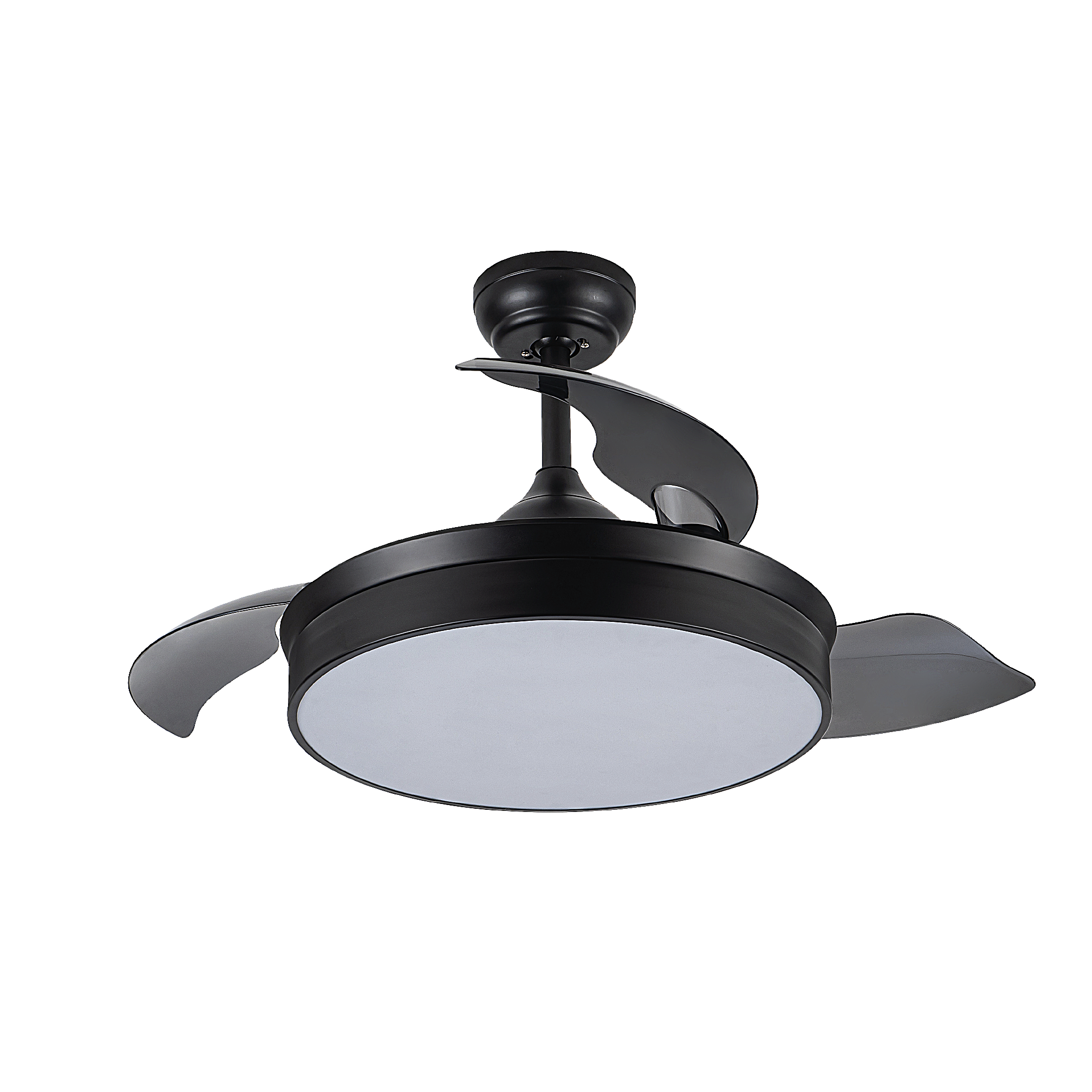 Ventilador de techo Cala Negro de Fabrilamp, vista frontal con aspas desplegadas.