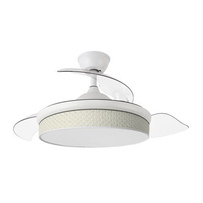 Ventilador de techo Fabrilamp Moda 72W, vista general, blanco y cañizo, aspas plegadas.