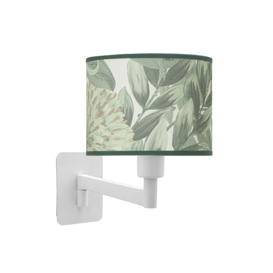 Aplique fabricado en metal color blanco con pantalla textil hoja verde, iluminación moderna