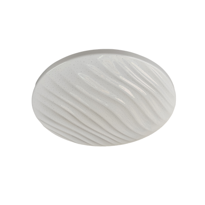 Plafón Olot fabricado en metal y policarbonato color blanco, luz natural.
