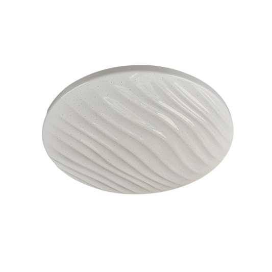Plafón Olot fabricado en metal y policarbonato color blanco, luz natural.