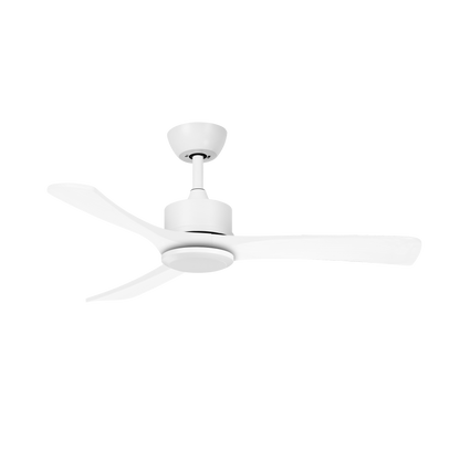 Moderno ventilador de techo blanco ideal para el salón