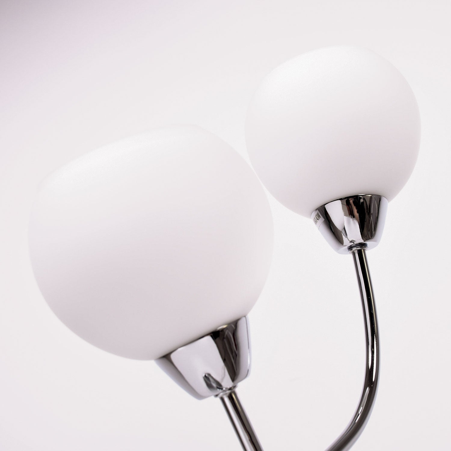 Lámpara de noche UMBRIA con protección IP20, ideal para dormitorio