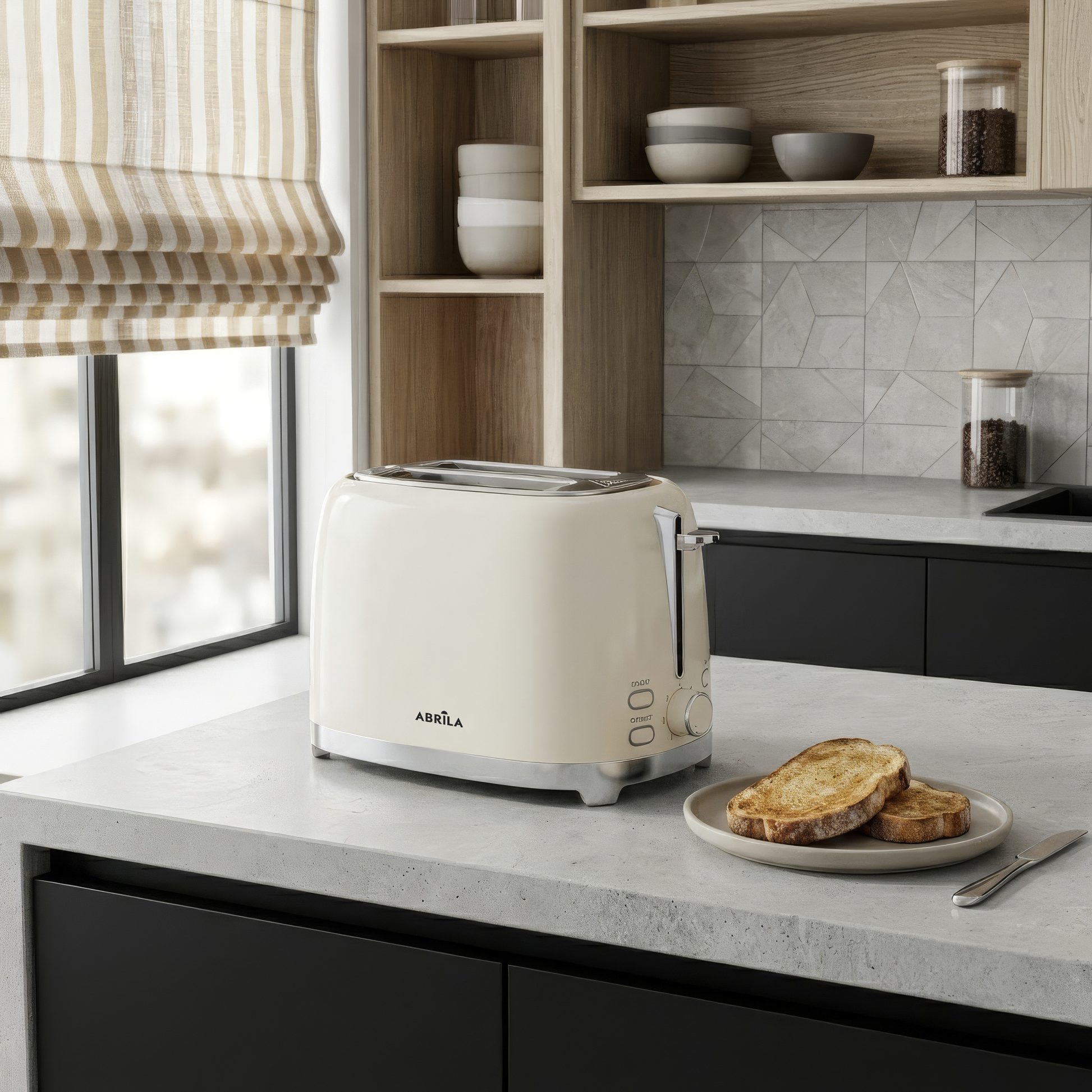 Tostador YUKA beige en un ambiente de cocina nórdica, destacando su integración estética