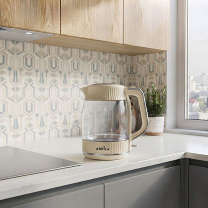 Hervidor de Agua Eléctrico DURAZNO Fabrilamp beis en un ambiente de cocina, mostrando su estilo