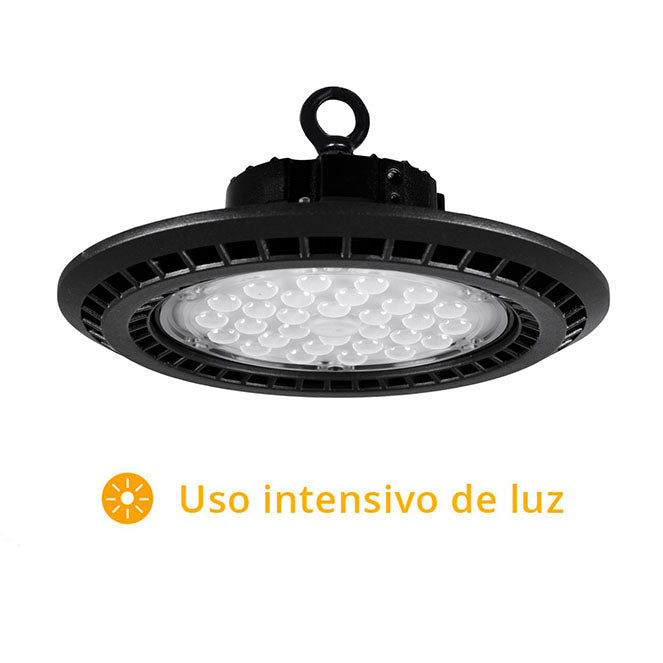 Campana LED MEGAVISION 250W 39 cm Negro Interlusa encendida con proyección de luz y ambiente | LuzGurú