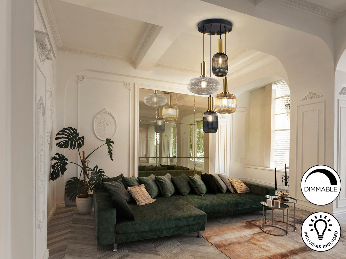Lámpara Colgante Norma 4 Luces Negro y Latón con Tulipas de Cristal Schuller en ambiente decorado | Schuller