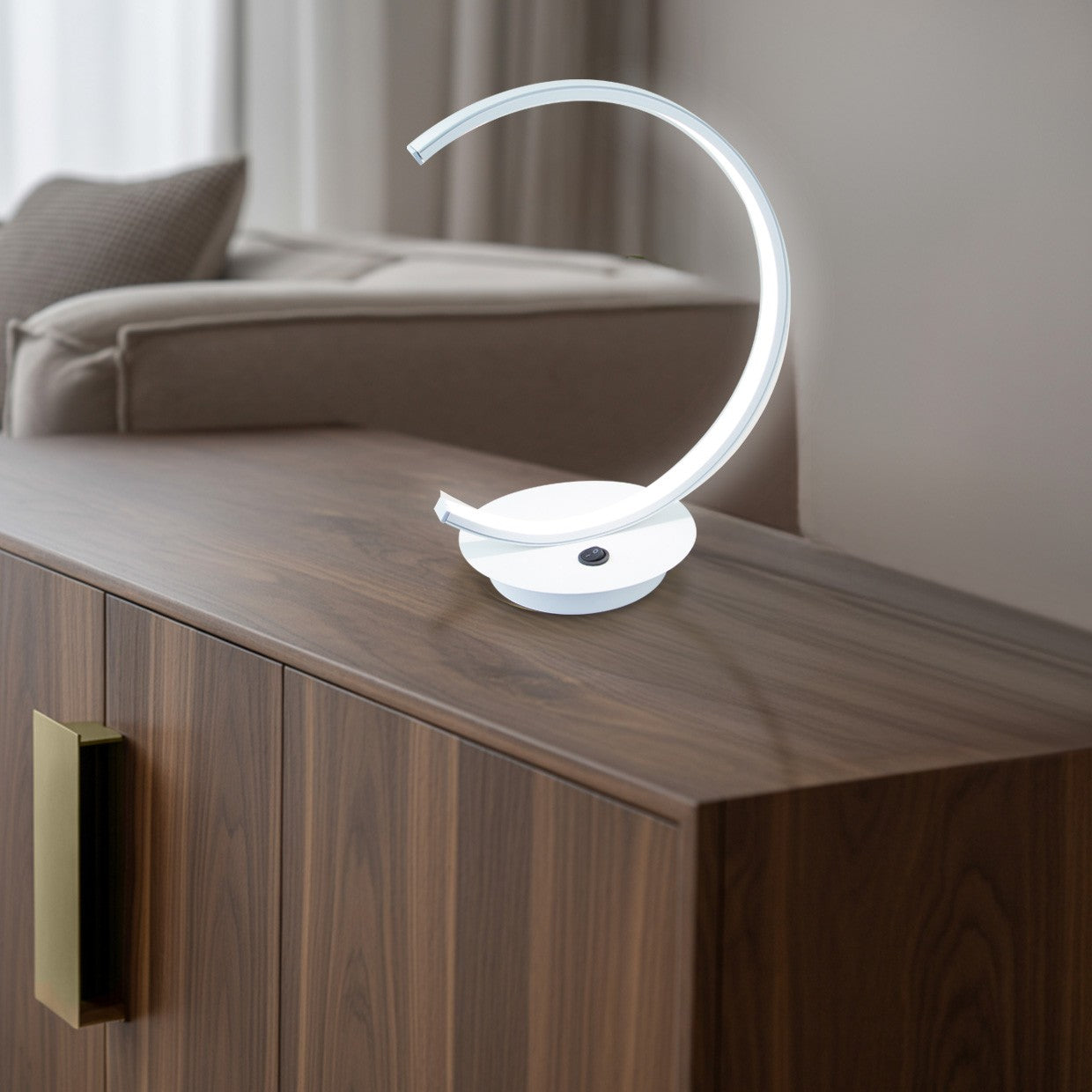 Lámpara sobremesa LED UBER en ambiente de salón - ALEMAR blanco