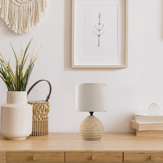 Lámpara de sobremesa Cló marrón en ambiente de dormitorio - Uso real