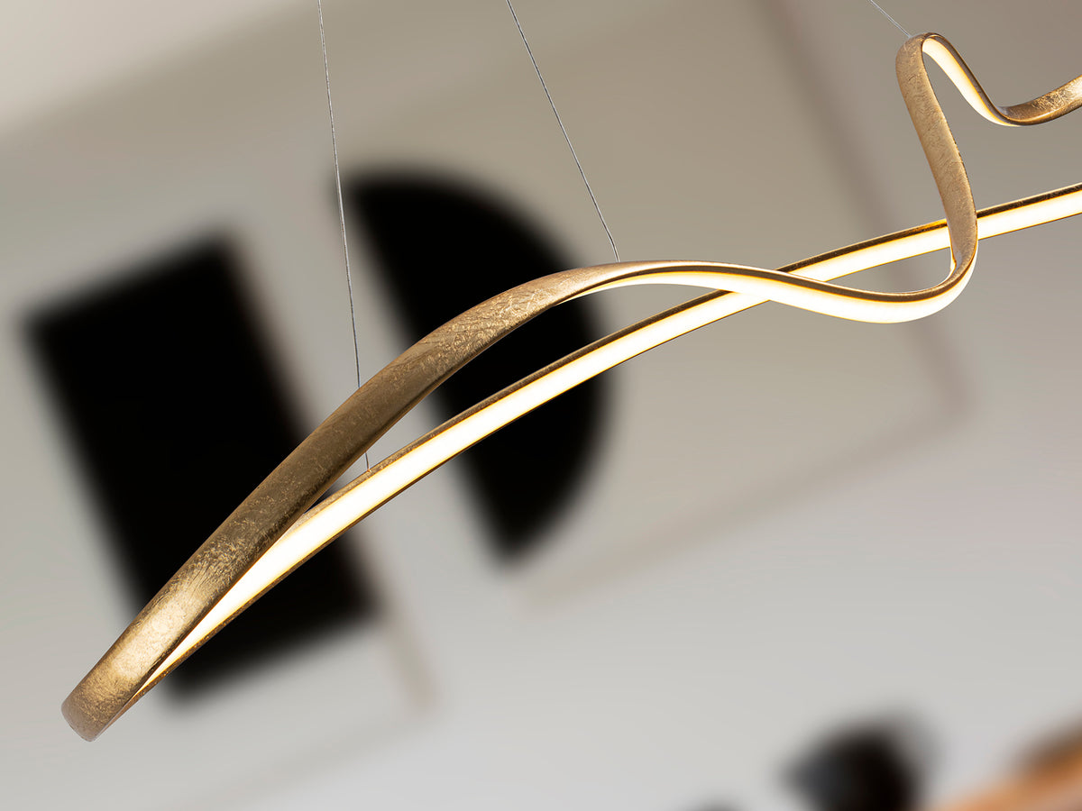 Lámpara de Techo LED Lia 150 cm Pan de Oro Regulable Schuller en ambiente decorado | Schuller