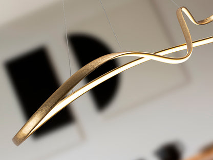 Lámpara de Techo LED Lia 150 cm Pan de Oro Regulable Schuller en ambiente decorado | Schuller