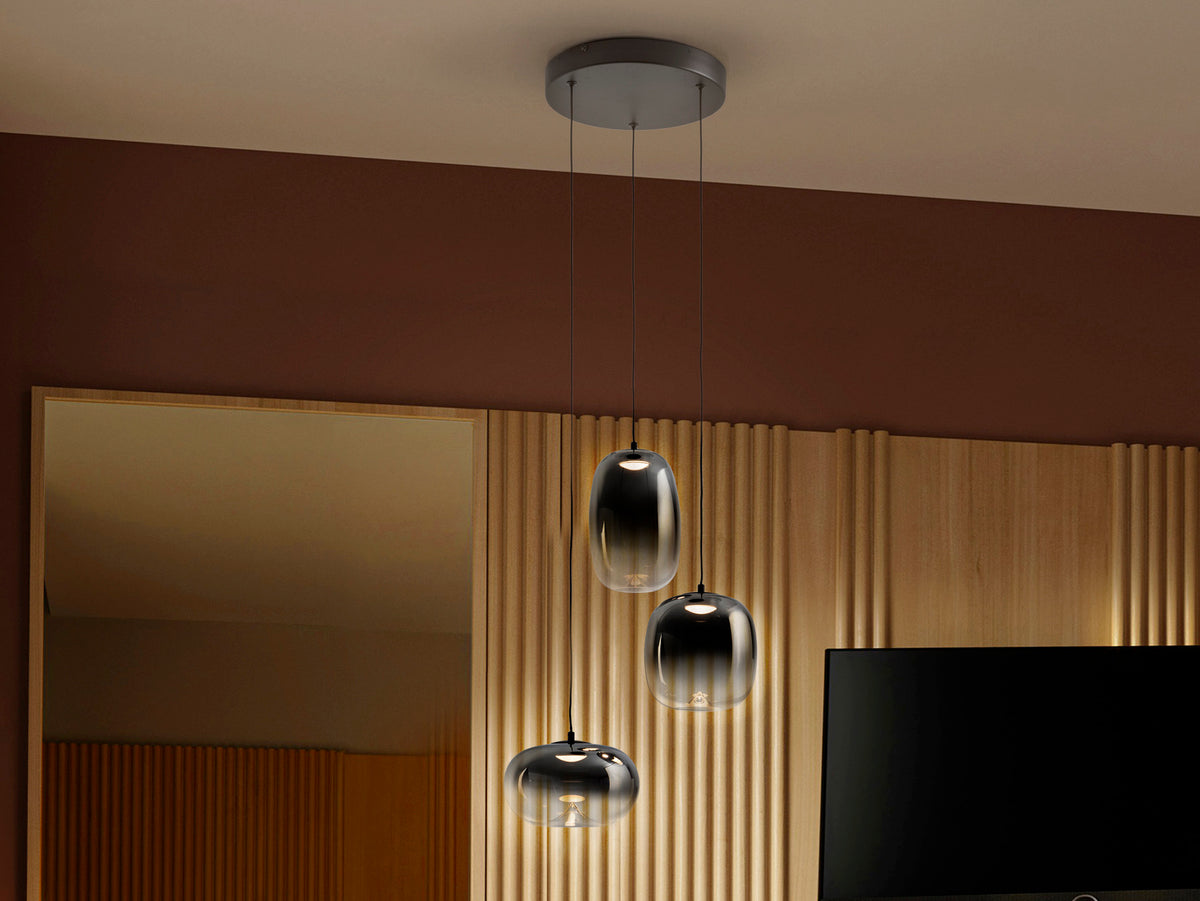 Lámpara Colgante Onice 3 Luces LED Negro Mate y Cristal Smoke Schuller en ambiente decorado | Schuller