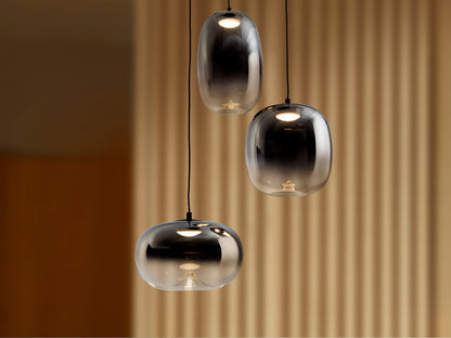 Lámpara Colgante Onice 3 Luces LED Negro Mate y Cristal Smoke Schuller en ambiente decorado | Schuller