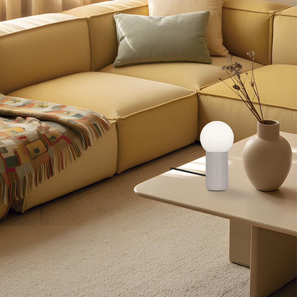 Lámpara de sobremesa Mint Tierra instalada en salón moderno - Ambiente decorado