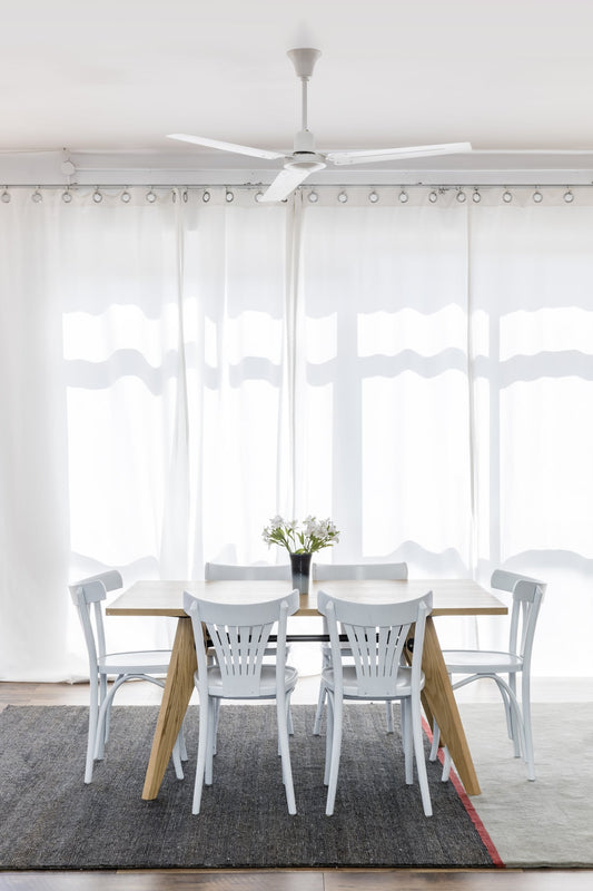 Ventilador INDUS L fabricado en Acero color Blanco, ideal para ventilación moderna