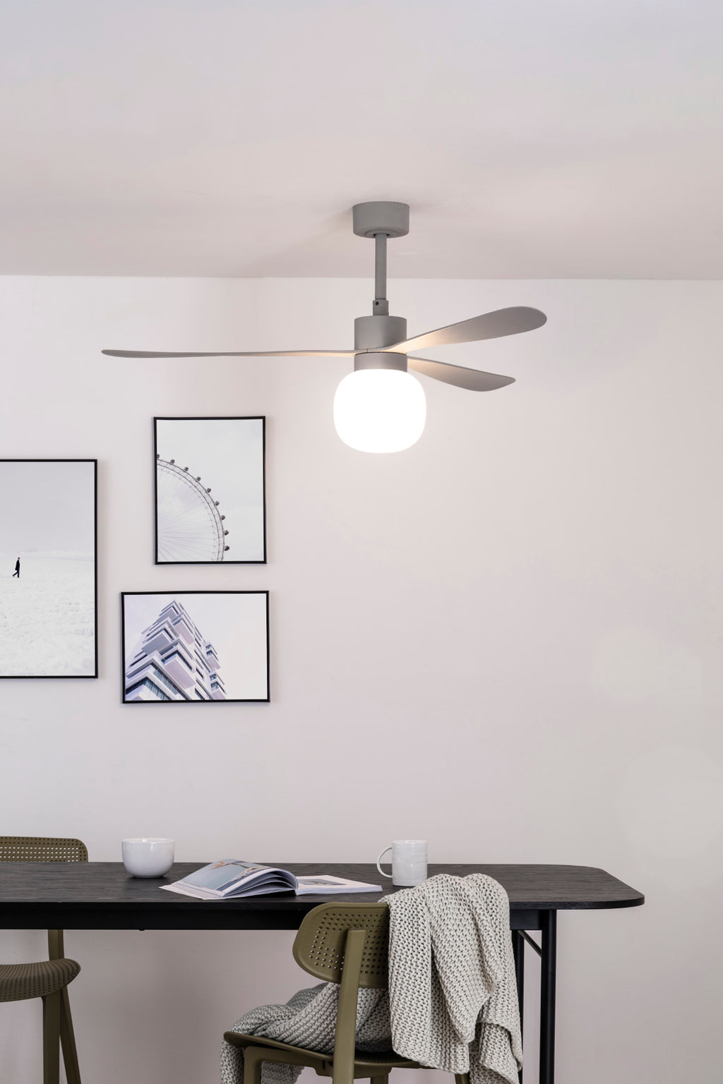 Ventilador de techo LED FARO Amelia L Ball Gris Tuya (Ref. 33762WT-27) - Serie 3328. Diseño elegante y moderno con luz cálida 2700K, control Smart Tuya y 6 velocidades.
