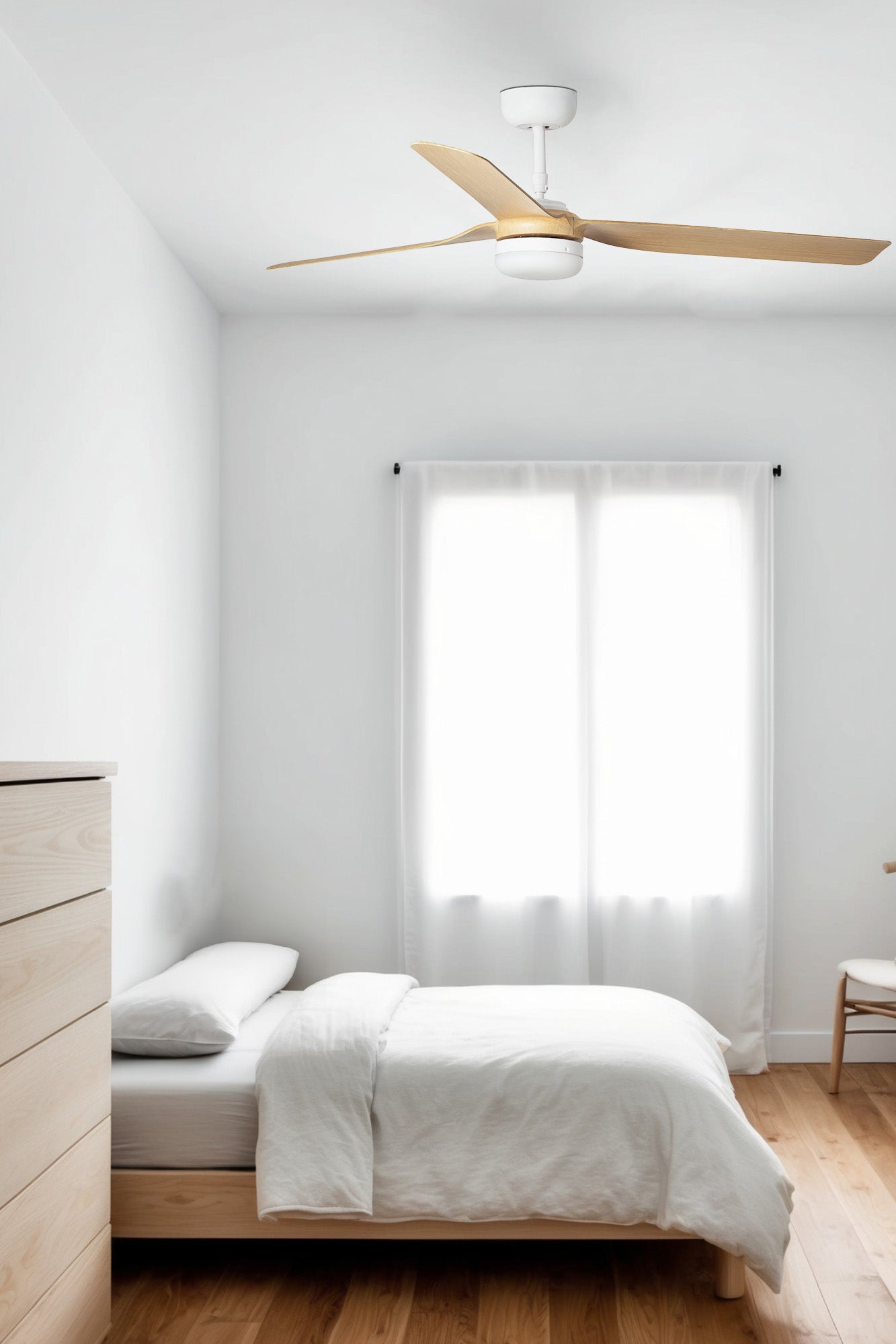 Ventilador de techo con luz LED Faro Punt M Smart TUYA (33816WT-20), blanco/arce. Diseño moderno, 6 velocidades, control inteligente, 132cm.
