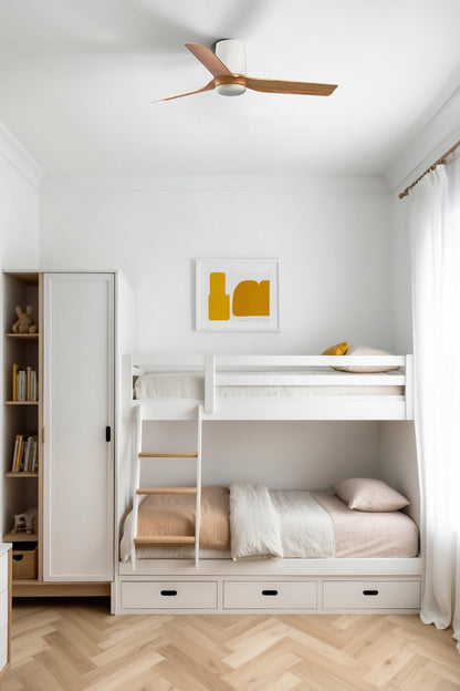 Ventilador de techo fabricado en arce color blanco ideal para salón