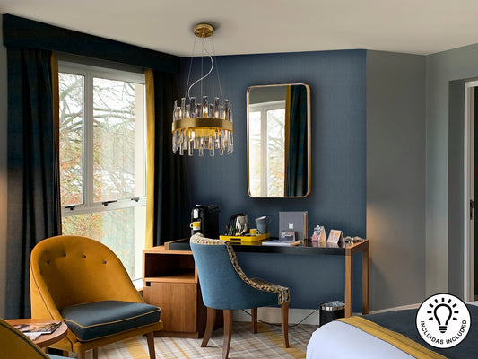 Lámpara Colgante Grace 10 Luces Oro Cepillado con Cristal Schuller en ambiente decorado | Schuller