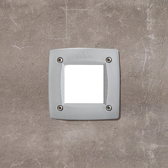 Aplique LETI fabricado en Resina color Gris con difusor Opal