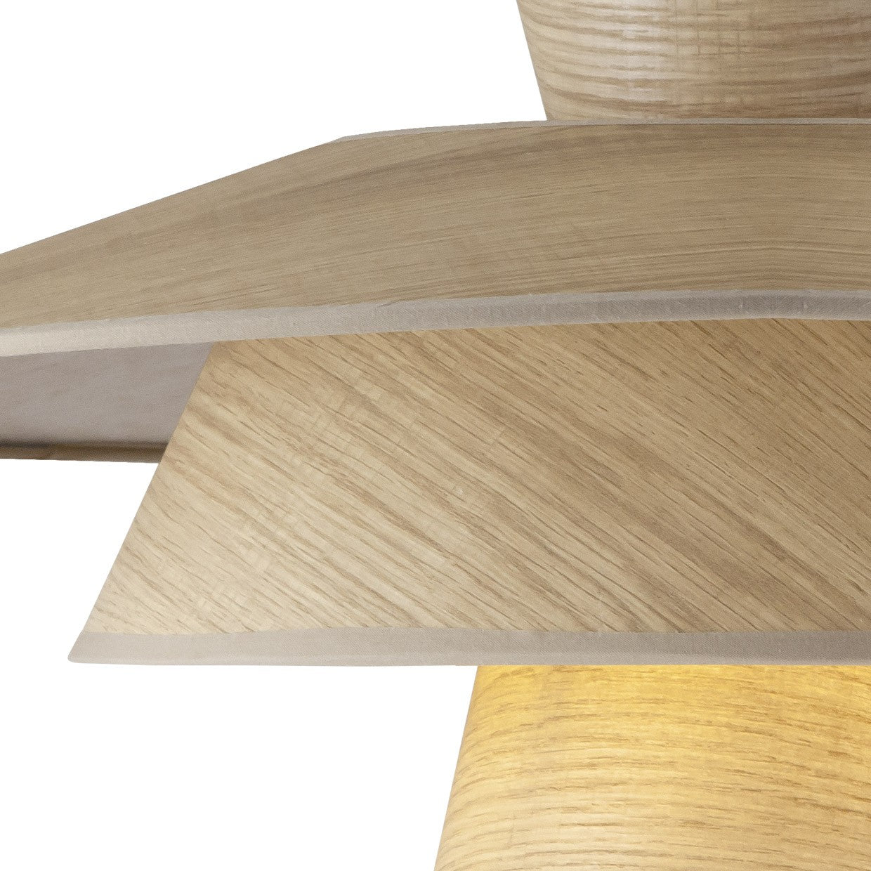 Detalle de pantallas tela madera del colgante Bari ALEMAR - Vista lateral