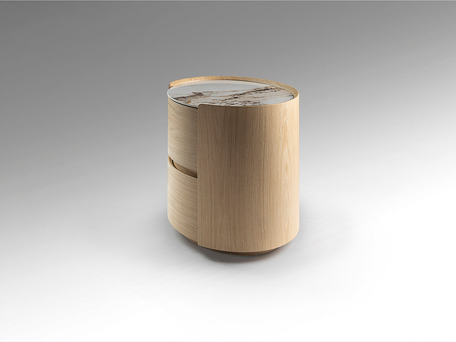 Mesita de Noche Ovalada Enoc 60 cm Roble Claro y Mármol Schuller en ambiente decorado | Schuller