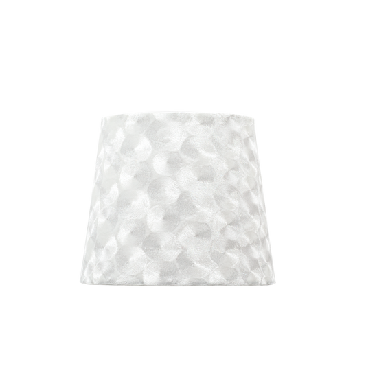 Pantalla Fátima fabricada en Textil color Blanco Nacar, ideal para dormitorio