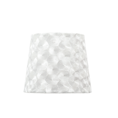 Pantalla Fátima fabricada en Textil color Blanco Nacar, ideal para luz suave
