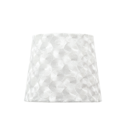 Pantalla Fátima fabricada en Textil color Blanco Nacar, ideal para lámpara