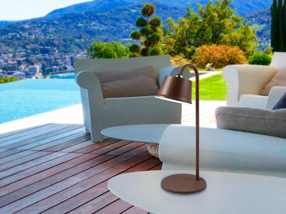 Lámpara de Sobremesa LED Portátil Cuco 3W Acabado Corten Schuller en ambiente decorado | Schuller