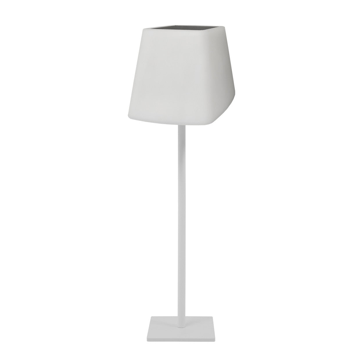 Lámpara Cube en uso exterior terrazas con luz cálida