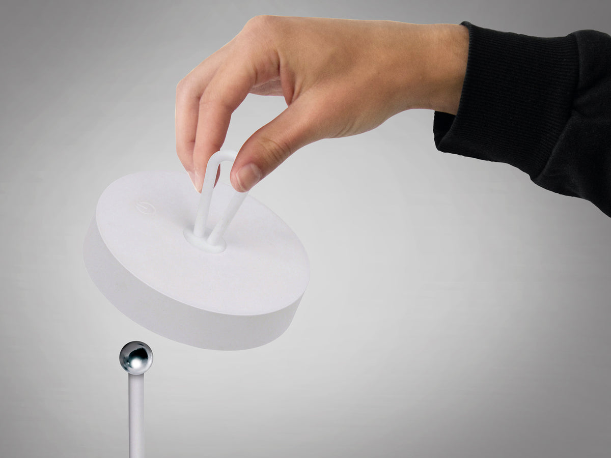 Lámpara de Sobremesa LED Portátil Gong 35 cm Blanco Schuller en ambiente decorado | Schuller