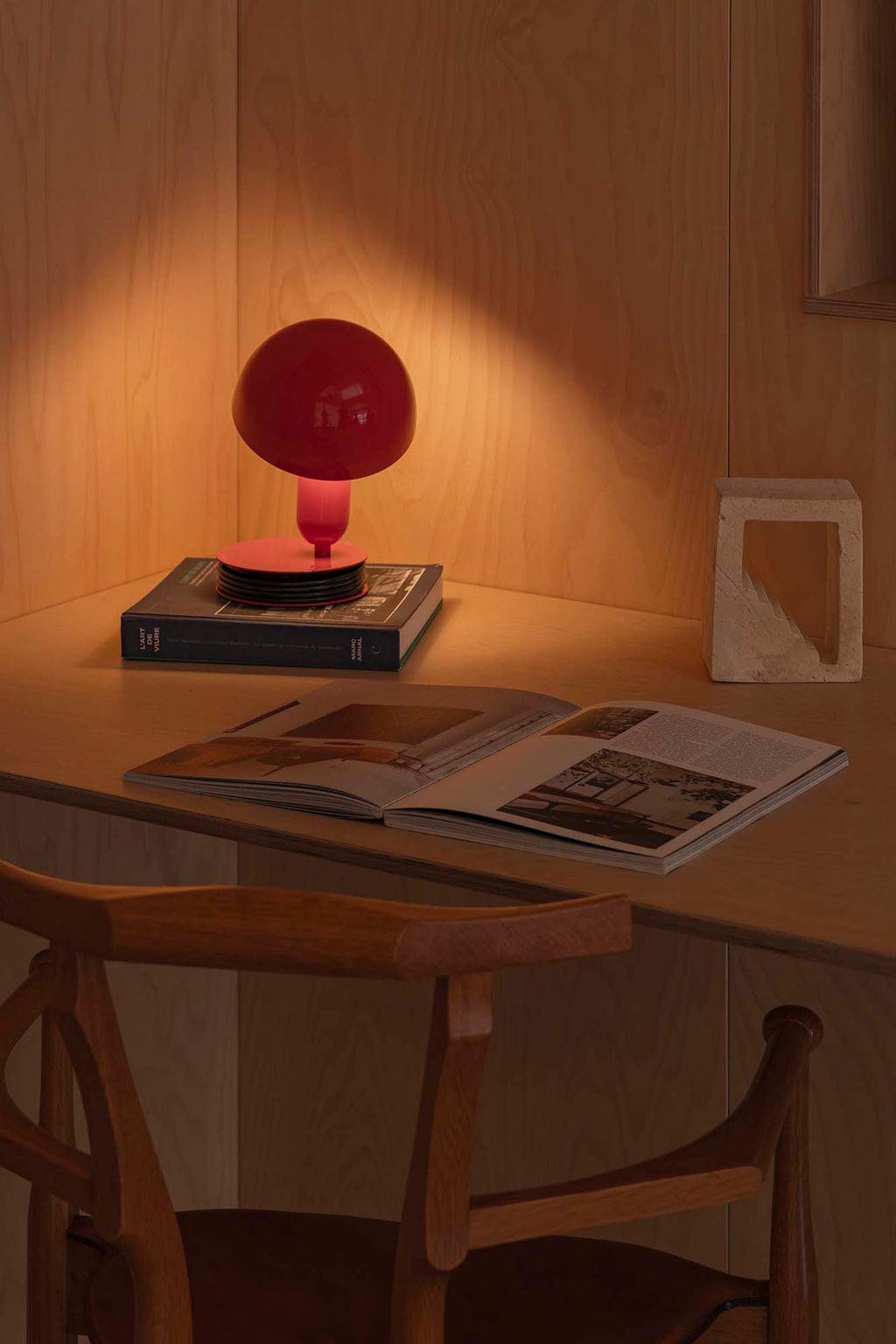 Lámpara BELA fabricada en Acero color Rojo para iluminación interior