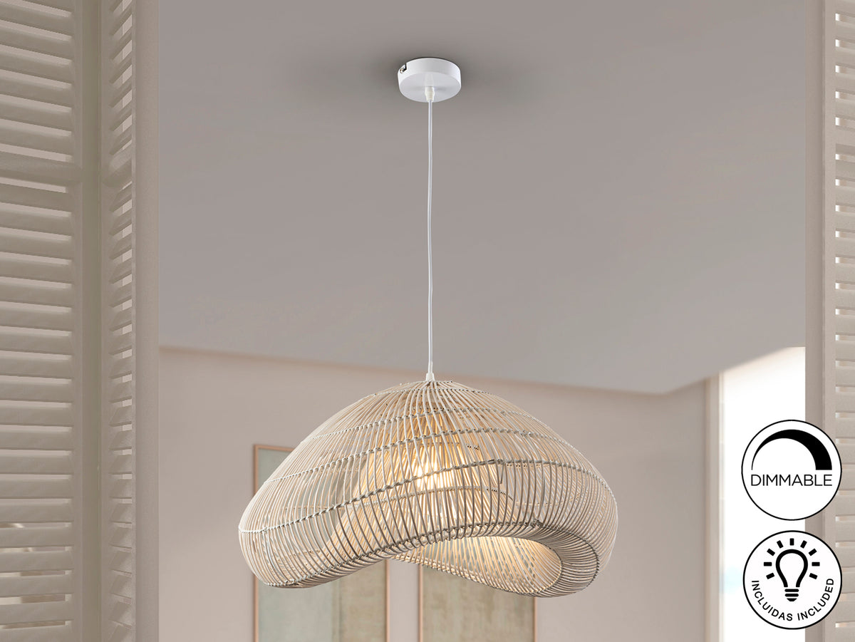 Lámpara Colgante Sabah 55 cm Ratán Blanco Patinado Schuller en ambiente decorado | Schuller